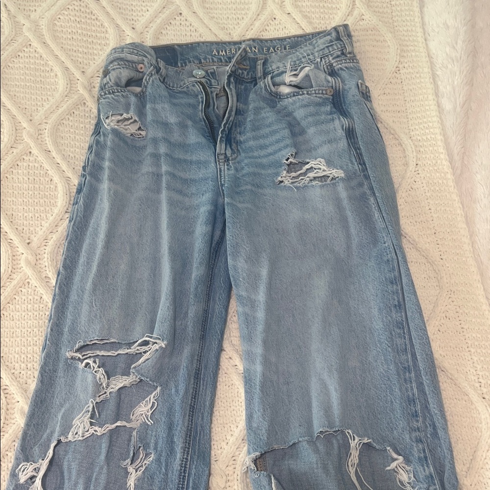 American Eagle Outfitters Light Blue Distressed Jeans